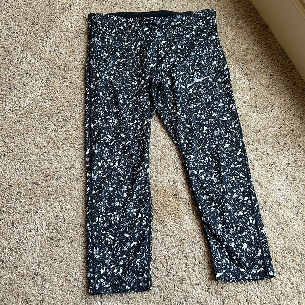 Nike capris Medium